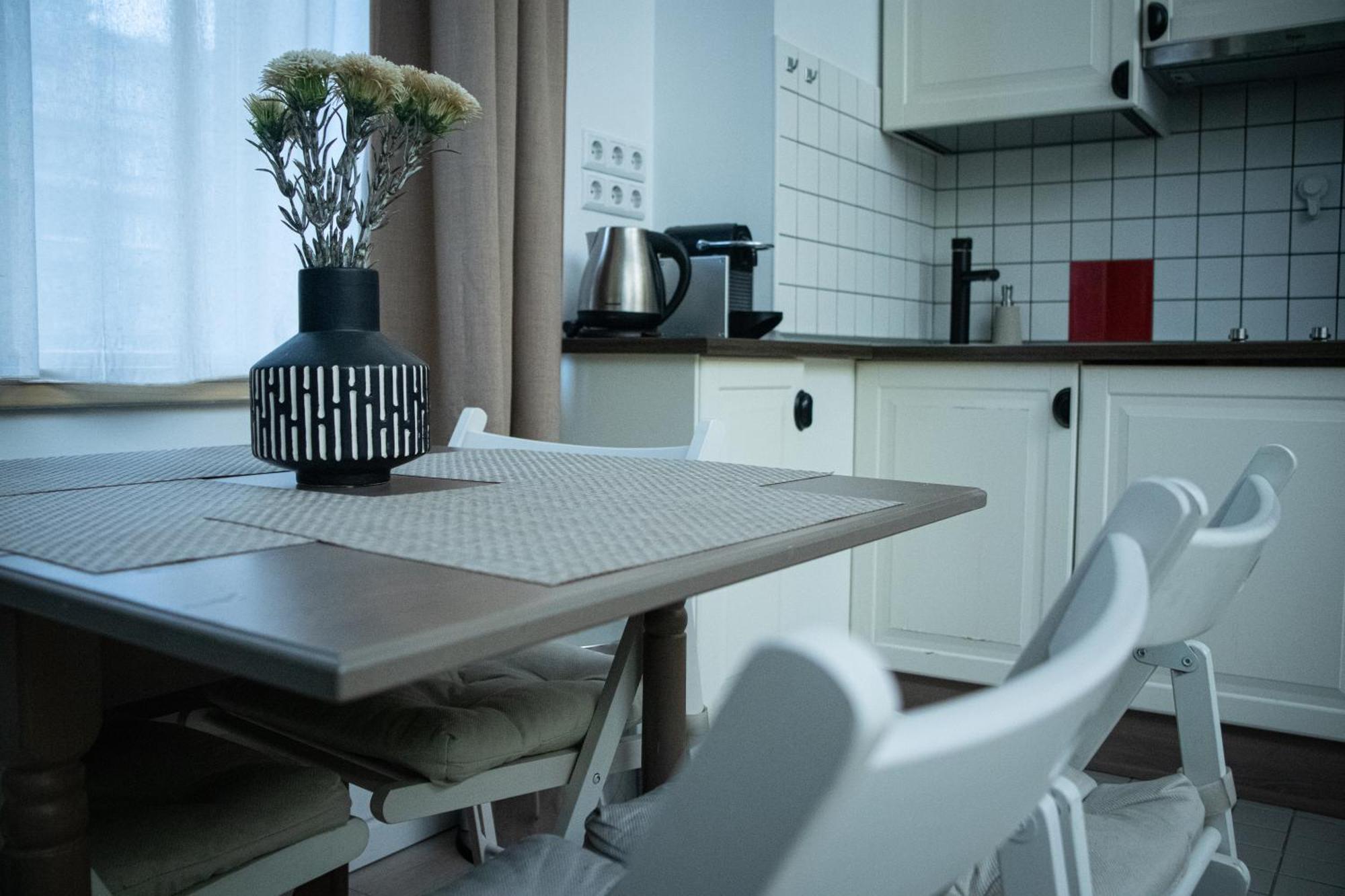House4You - Balcescu Bukarest Eksteriør billede