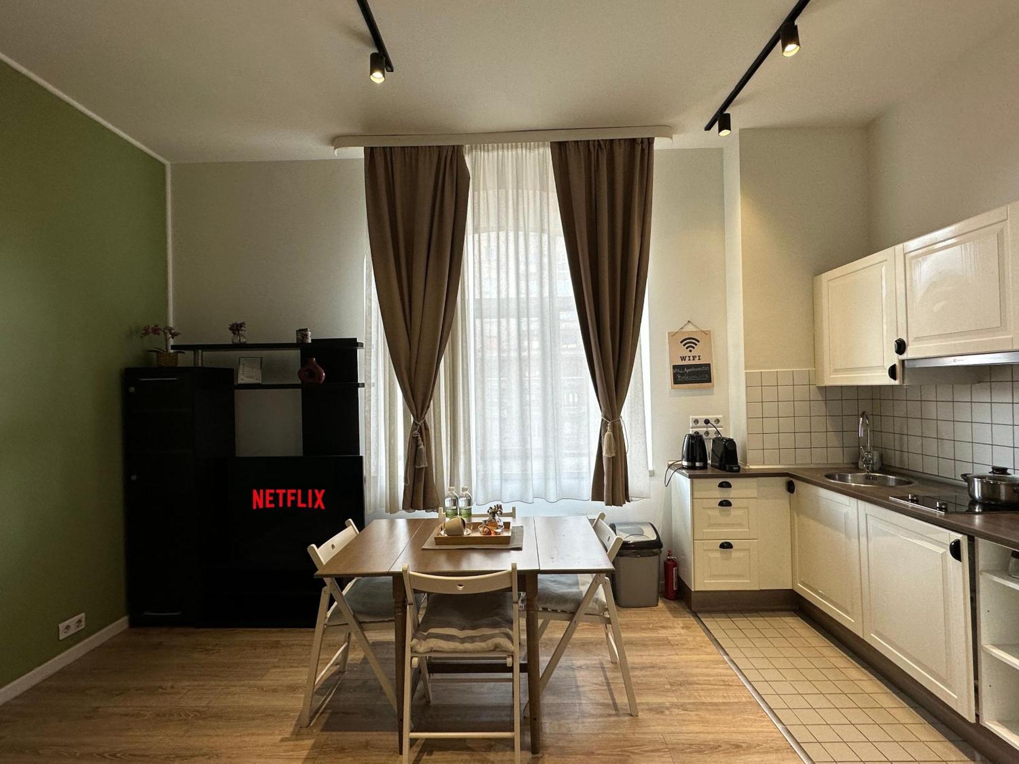 House4You - Balcescu Bukarest Eksteriør billede
